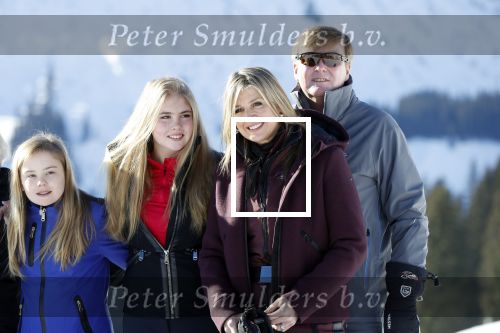 Lech 25 februari 2019
Koning Willem-Alexander, Koningin MÃ¡xima, Prinses Beatrix, Prins Constantijn, Prinses Laurentien en de prinsessen Amalia, Alexia en Ariane samen met Eloise, Leonore en Claus-Casimir tijdens de fotosessie tijdens de wintersportvakantie in Lech.
