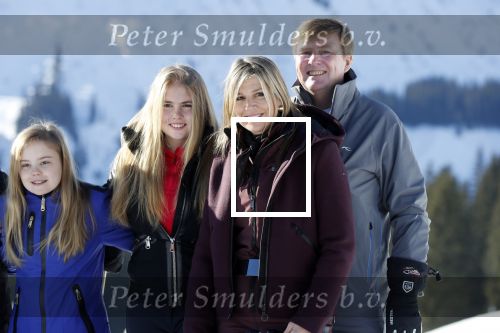 Lech 25 februari 2019
Koning Willem-Alexander, Koningin MÃ¡xima, Prinses Beatrix, Prins Constantijn, Prinses Laurentien en de prinsessen Amalia, Alexia en Ariane samen met Eloise, Leonore en Claus-Casimir tijdens de fotosessie tijdens de wintersportvakantie in Lech.