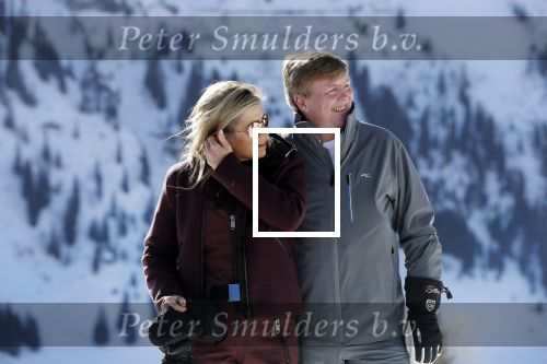 Lech 25 februari 2019
Koning Willem-Alexander, Koningin MÃ¡xima, Prinses Beatrix, Prins Constantijn, Prinses Laurentien en de prinsessen Amalia, Alexia en Ariane samen met Eloise, Leonore en Claus-Casimir tijdens de fotosessie tijdens de wintersportvakantie in Lech.