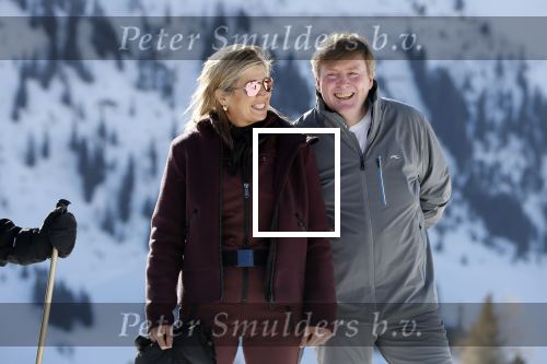 Lech 25 februari 2019
Koning Willem-Alexander, Koningin MÃ¡xima, Prinses Beatrix, Prins Constantijn, Prinses Laurentien en de prinsessen Amalia, Alexia en Ariane samen met Eloise, Leonore en Claus-Casimir tijdens de fotosessie tijdens de wintersportvakantie in Lech.