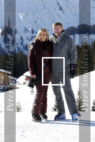 Lech 25 februari 2019
Koning Willem-Alexander, Koningin MÃ¡xima, Prinses Beatrix, Prins Constantijn, Prinses Laurentien en de prinsessen Amalia, Alexia en Ariane samen met Eloise, Leonore en Claus-Casimir tijdens de fotosessie tijdens de wintersportvakantie in Lech.