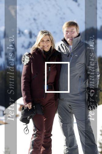 Lech 25 februari 2019
Koning Willem-Alexander, Koningin MÃ¡xima, Prinses Beatrix, Prins Constantijn, Prinses Laurentien en de prinsessen Amalia, Alexia en Ariane samen met Eloise, Leonore en Claus-Casimir tijdens de fotosessie tijdens de wintersportvakantie in Lech.