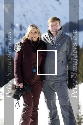 Lech 25 februari 2019
Koning Willem-Alexander, Koningin MÃ¡xima, Prinses Beatrix, Prins Constantijn, Prinses Laurentien en de prinsessen Amalia, Alexia en Ariane samen met Eloise, Leonore en Claus-Casimir tijdens de fotosessie tijdens de wintersportvakantie in Lech.