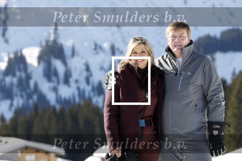 Lech 25 februari 2019
Koning Willem-Alexander, Koningin MÃ¡xima, Prinses Beatrix, Prins Constantijn, Prinses Laurentien en de prinsessen Amalia, Alexia en Ariane samen met Eloise, Leonore en Claus-Casimir tijdens de fotosessie tijdens de wintersportvakantie in Lech.