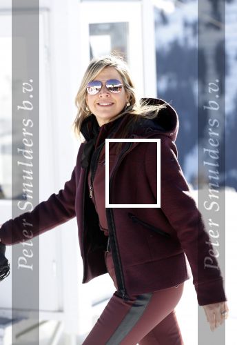 Lech 25 februari 2019
Koning Willem-Alexander, Koningin MÃ¡xima, Prinses Beatrix, Prins Constantijn, Prinses Laurentien en de prinsessen Amalia, Alexia en Ariane samen met Eloise, Leonore en Claus-Casimir tijdens de fotosessie tijdens de wintersportvakantie in Lech.