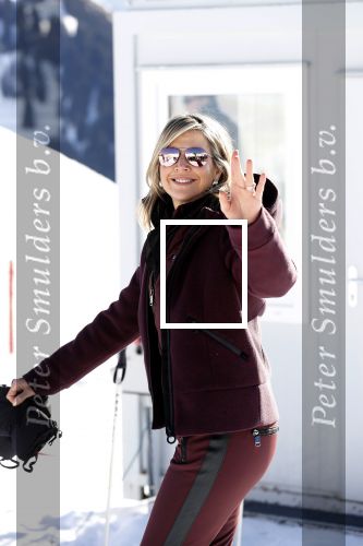 Lech 25 februari 2019
Koning Willem-Alexander, Koningin MÃ¡xima, Prinses Beatrix, Prins Constantijn, Prinses Laurentien en de prinsessen Amalia, Alexia en Ariane samen met Eloise, Leonore en Claus-Casimir tijdens de fotosessie tijdens de wintersportvakantie in Lech.