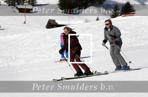 Lech 25 februari 2019
Koning Willem-Alexander, Koningin MÃ¡xima, Prinses Beatrix, Prins Constantijn, Prinses Laurentien en de prinsessen Amalia, Alexia en Ariane samen met Eloise, Leonore en Claus-Casimir tijdens de fotosessie tijdens de wintersportvakantie in Lech.
