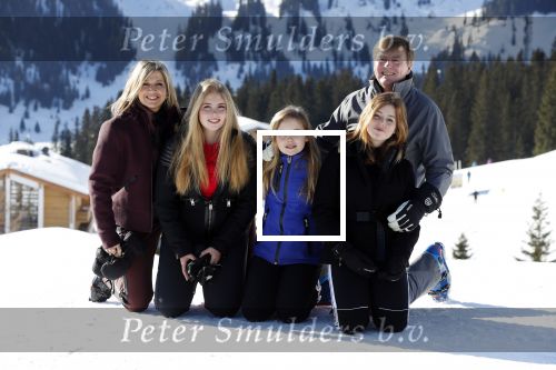 Lech 25 februari 2019
Koning Willem-Alexander, Koningin MÃ¡xima, Prinses Beatrix, Prins Constantijn, Prinses Laurentien en de prinsessen Amalia, Alexia en Ariane samen met Eloise, Leonore en Claus-Casimir tijdens de fotosessie tijdens de wintersportvakantie in Lech.