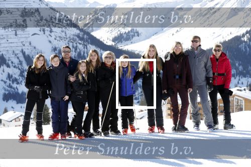 Lech 25 februari 2019
Koning Willem-Alexander, Koningin MÃ¡xima, Prinses Beatrix, Prins Constantijn, Prinses Laurentien en de prinsessen Amalia, Alexia en Ariane samen met Eloise, Leonore en Claus-Casimir tijdens de fotosessie tijdens de wintersportvakantie in Lech.