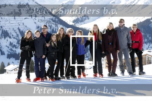Lech 25 februari 2019
Koning Willem-Alexander, Koningin MÃ¡xima, Prinses Beatrix, Prins Constantijn, Prinses Laurentien en de prinsessen Amalia, Alexia en Ariane samen met Eloise, Leonore en Claus-Casimir tijdens de fotosessie tijdens de wintersportvakantie in Lech.