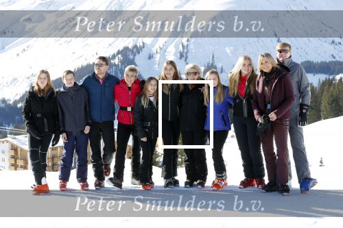 Lech 25 februari 2019
Koning Willem-Alexander, Koningin MÃ¡xima, Prinses Beatrix, Prins Constantijn, Prinses Laurentien en de prinsessen Amalia, Alexia en Ariane samen met Eloise, Leonore en Claus-Casimir tijdens de fotosessie tijdens de wintersportvakantie in Lech.