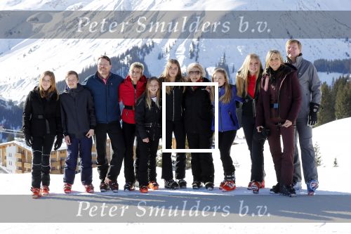Lech 25 februari 2019
Koning Willem-Alexander, Koningin MÃ¡xima, Prinses Beatrix, Prins Constantijn, Prinses Laurentien en de prinsessen Amalia, Alexia en Ariane samen met Eloise, Leonore en Claus-Casimir tijdens de fotosessie tijdens de wintersportvakantie in Lech.