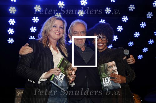 Bussum 6 maart 2019
Boekpresentatie van Lex Harding. Bridget Maasland en Sylvana Simons kregen het eerste boek overhandigd