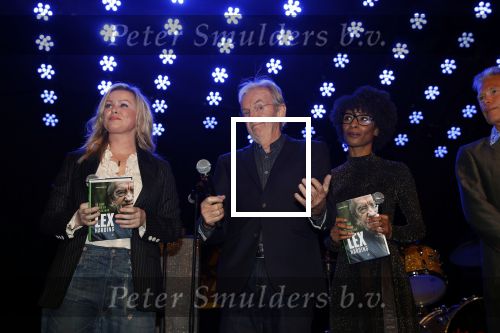 Bussum 6 maart 2019
Boekpresentatie van Lex Harding. Bridget Maasland en Sylvana Simons kregen het eerste boek overhandigd