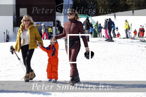 Oberlech 25 februari 2019
Lieke v Lexmond op skivakantie met haar man Bas v Veggel en hun zoontje Vik.
Ook de moeder van Bas en haar partner zijn erbij.