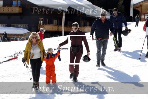 Oberlech 25 februari 2019
Lieke v Lexmond op skivakantie met haar man Bas v Veggel en hun zoontje Vik.
Ook de moeder van Bas en haar partner zijn erbij.