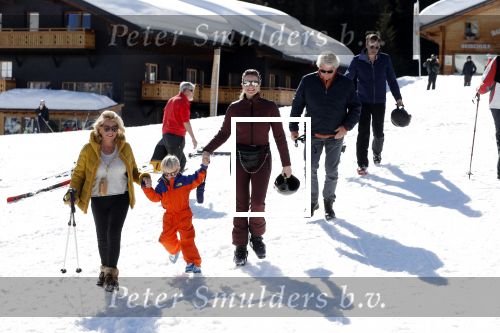 Oberlech 25 februari 2019
Lieke v Lexmond op skivakantie met haar man Bas v Veggel en hun zoontje Vik.
Ook de moeder van Bas en haar partner zijn erbij.