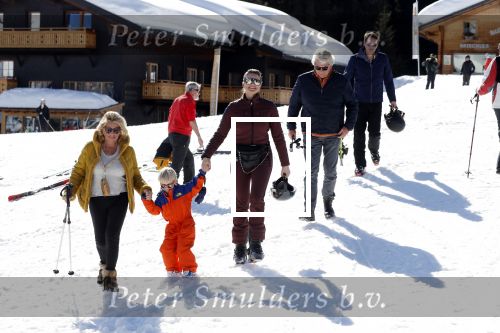 Oberlech 25 februari 2019
Lieke v Lexmond op skivakantie met haar man Bas v Veggel en hun zoontje Vik.
Ook de moeder van Bas en haar partner zijn erbij.