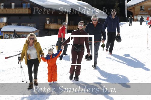Oberlech 25 februari 2019
Lieke v Lexmond op skivakantie met haar man Bas v Veggel en hun zoontje Vik.
Ook de moeder van Bas en haar partner zijn erbij.