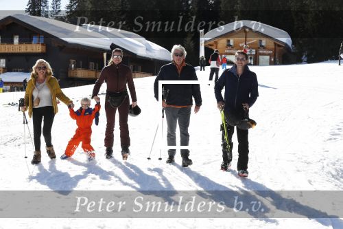 Oberlech 25 februari 2019
Lieke v Lexmond op skivakantie met haar man Bas v Veggel en hun zoontje Vik.
Ook de moeder van Bas en haar partner zijn erbij.