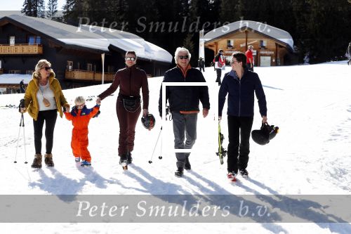 Oberlech 25 februari 2019
Lieke v Lexmond op skivakantie met haar man Bas v Veggel en hun zoontje Vik.
Ook de moeder van Bas en haar partner zijn erbij.