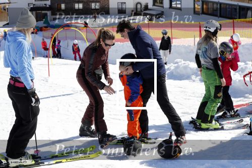 Oberlech 25 februari 2019
Lieke v Lexmond op skivakantie met haar man Bas v Veggel en hun zoontje Vik.
Ook de moeder van Bas en haar partner zijn erbij.