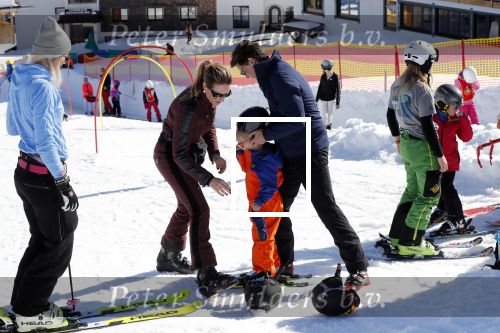 Oberlech 25 februari 2019
Lieke v Lexmond op skivakantie met haar man Bas v Veggel en hun zoontje Vik.
Ook de moeder van Bas en haar partner zijn erbij.