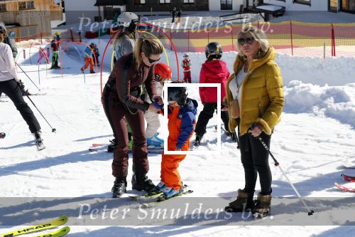 Oberlech 25 februari 2019
Lieke v Lexmond op skivakantie met haar man Bas v Veggel en hun zoontje Vik.
Ook de moeder van Bas en haar partner zijn erbij.