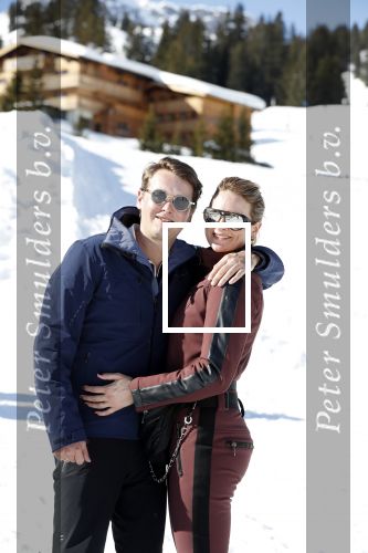 Oberlech 25 februari 2019
Lieke v Lexmond op skivakantie met haar man Bas v Veggel en hun zoontje Vik.
Ook de moeder van Bas en haar partner zijn erbij.