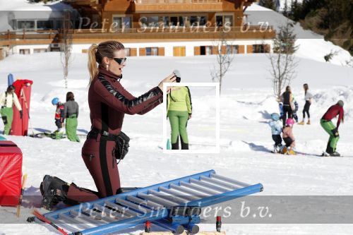 Oberlech 25 februari 2019
Lieke v Lexmond op skivakantie met haar man Bas v Veggel en hun zoontje Vik.
Ook de moeder van Bas en haar partner zijn erbij.