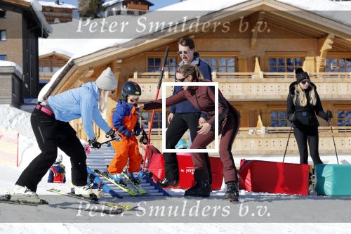 Oberlech 25 februari 2019
Lieke v Lexmond op skivakantie met haar man Bas v Veggel en hun zoontje Vik.
Ook de moeder van Bas en haar partner zijn erbij.