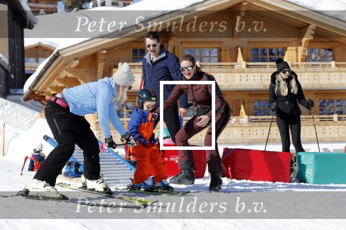 Oberlech 25 februari 2019
Lieke v Lexmond op skivakantie met haar man Bas v Veggel en hun zoontje Vik.
Ook de moeder van Bas en haar partner zijn erbij.