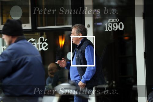Amstelveen 2 maart 2019
Maarten Spanjer staat bij cafe 1890 neen sigaretje te roken.