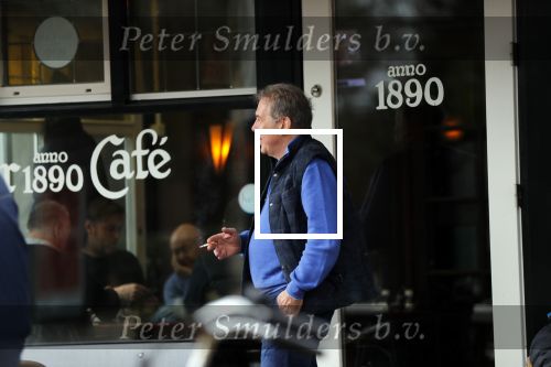 Amstelveen 2 maart 2019
Maarten Spanjer staat bij cafe 1890 neen sigaretje te roken.