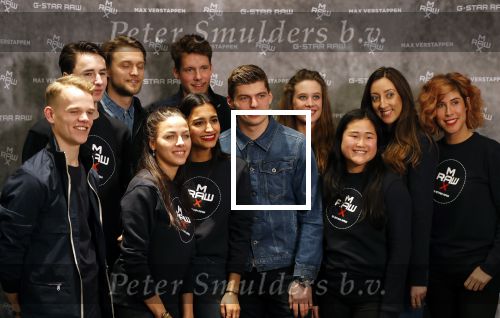 Amsterdam 4 februari 2019
Max Verstappen bij de presentatie van de G-Star RAW Max Verstappen lijn in de G-star winkel op de pc Hooftstraat. Max gaat met fans op de foto.
