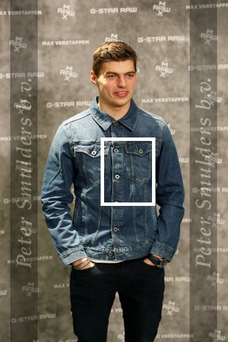 Amsterdam 4 februari 2019
Max Verstappen bij de presentatie van de G-Star RAW Max Verstappen lijn in de G-star winkel op de pc Hooftstraat. Max gaat met fans op de foto.