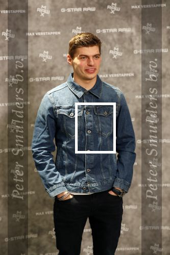 Amsterdam 4 februari 2019
Max Verstappen bij de presentatie van de G-Star RAW Max Verstappen lijn in de G-star winkel op de pc Hooftstraat. Max gaat met fans op de foto.
