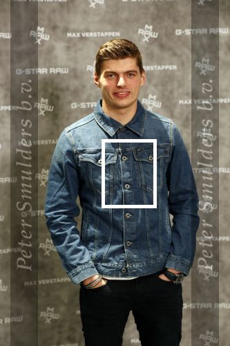 Amsterdam 4 februari 2019
Max Verstappen bij de presentatie van de G-Star RAW Max Verstappen lijn in de G-star winkel op de pc Hooftstraat. Max gaat met fans op de foto.
