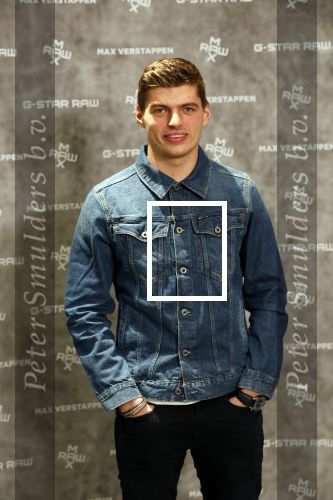 Amsterdam 4 februari 2019
Max Verstappen bij de presentatie van de G-Star RAW Max Verstappen lijn in de G-star winkel op de pc Hooftstraat. Max gaat met fans op de foto.
