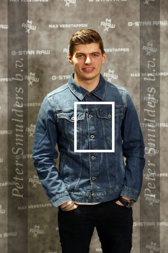 Amsterdam 4 februari 2019
Max Verstappen bij de presentatie van de G-Star RAW Max Verstappen lijn in de G-star winkel op de pc Hooftstraat. Max gaat met fans op de foto.