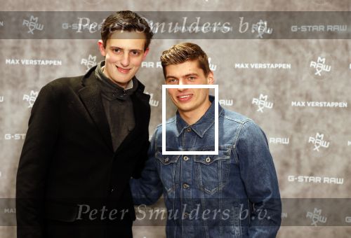 Amsterdam 4 februari 2019
Max Verstappen bij de presentatie van de G-Star RAW Max Verstappen lijn in de G-star winkel op de pc Hooftstraat. Max gaat met fans op de foto.
