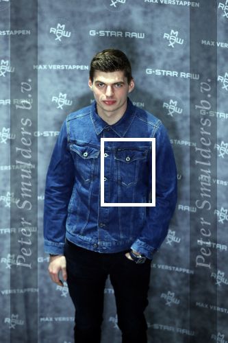 Amsterdam 4 februari 2019
Max Verstappen bij de presentatie van de G-Star RAW Max Verstappen lijn in de G-star winkel op de pc Hooftstraat. Max gaat met fans op de foto.