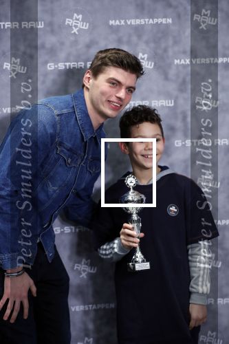 Amsterdam 4 februari 2019
Max Verstappen bij de presentatie van de G-Star RAW Max Verstappen lijn in de G-star winkel op de pc Hooftstraat. Max gaat met fans op de foto.