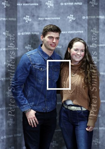 Amsterdam 4 februari 2019
Max Verstappen bij de presentatie van de G-Star RAW Max Verstappen lijn in de G-star winkel op de pc Hooftstraat. Max gaat met fans op de foto.