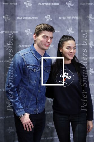 Amsterdam 4 februari 2019
Max Verstappen bij de presentatie van de G-Star RAW Max Verstappen lijn in de G-star winkel op de pc Hooftstraat. Max gaat met fans op de foto.