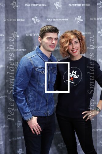 Amsterdam 4 februari 2019
Max Verstappen bij de presentatie van de G-Star RAW Max Verstappen lijn in de G-star winkel op de pc Hooftstraat. Max gaat met fans op de foto.