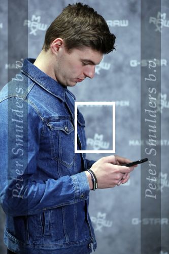 Amsterdam 4 februari 2019
Max Verstappen bij de presentatie van de G-Star RAW Max Verstappen lijn in de G-star winkel op de pc Hooftstraat. Max gaat met fans op de foto.