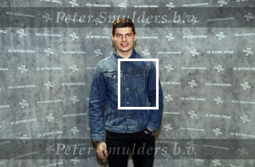 Amsterdam 4 februari 2019
Max Verstappen bij de presentatie van de G-Star RAW Max Verstappen lijn in de G-star winkel op de pc Hooftstraat. Max gaat met fans op de foto.