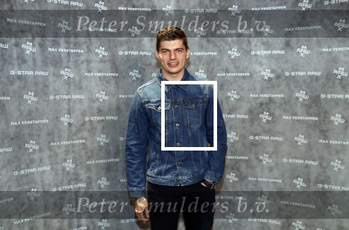 Amsterdam 4 februari 2019
Max Verstappen bij de presentatie van de G-Star RAW Max Verstappen lijn in de G-star winkel op de pc Hooftstraat. Max gaat met fans op de foto.