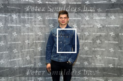 Amsterdam 4 februari 2019
Max Verstappen bij de presentatie van de G-Star RAW Max Verstappen lijn in de G-star winkel op de pc Hooftstraat. Max gaat met fans op de foto.
